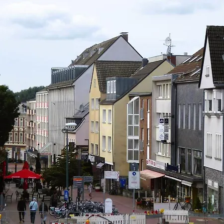 Villa, 26, Dz Apartment Leverkusen