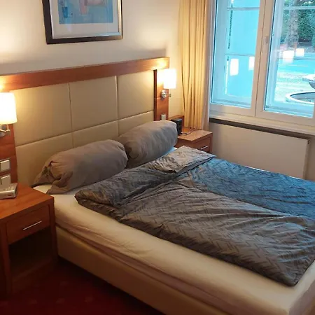 Villa, 26, Dz Leverkusen