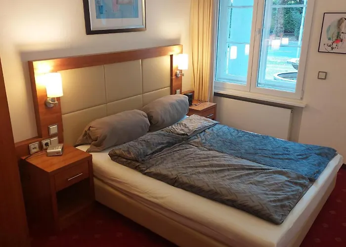 Villa, 26, Dz 勒沃库森